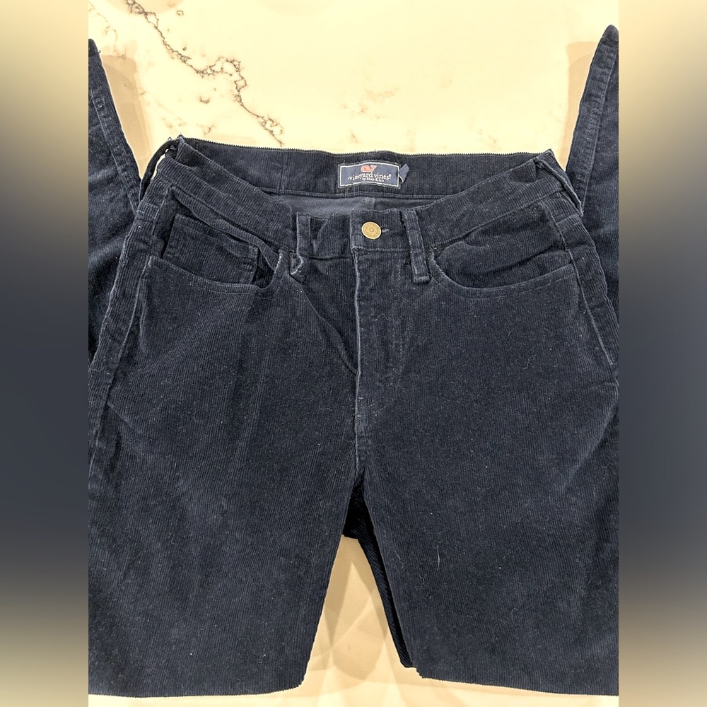 Vineyard Vines Men’s Navy Blue corduroy pants. 28x30